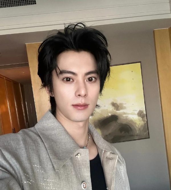 诚信双盈 王鹤棣辟谣恋情，李雪琴自曝生病…才一天，娱乐圈曝出多个大瓜